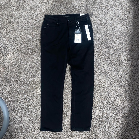 Tahari Black Skinny Jeans - Picture 2 of 3